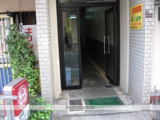 鶴見マンションの玄関写真