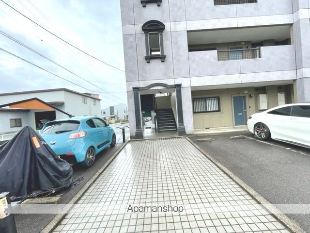 エレガントレーベンA棟の外観写真