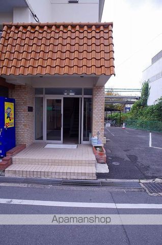 野崎コーポの玄関写真