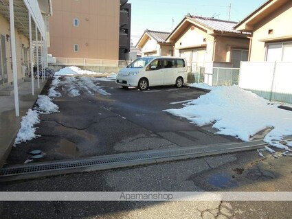 エクセレント桐Ａ[1K/26.4m2]の駐車場2