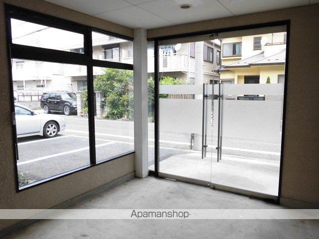 サンホワイトカメリアの玄関写真
