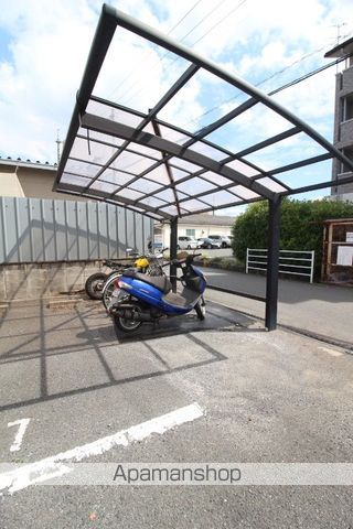 イブ・マキの外観写真