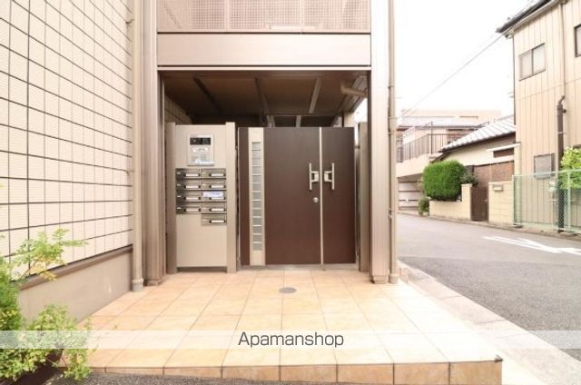 LA TELLE IIの玄関写真