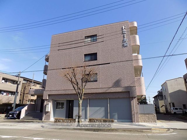 ドミール栄の外観写真