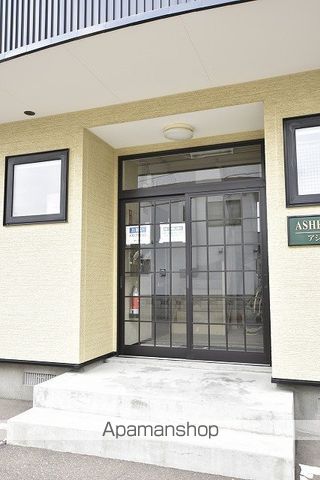 アシェラアネックスの玄関写真