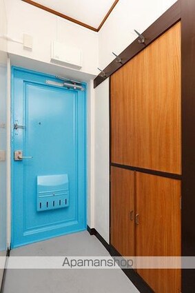 ヴィラ・アンソレイエ牟礼Ⅱ[3DK/58.46m2]の玄関