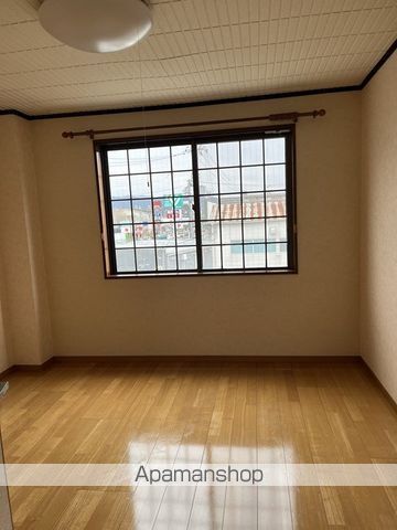 ロイヤルハイツ山岡の内装写真