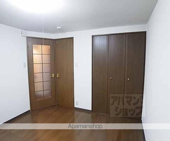 平行マンションの内装写真