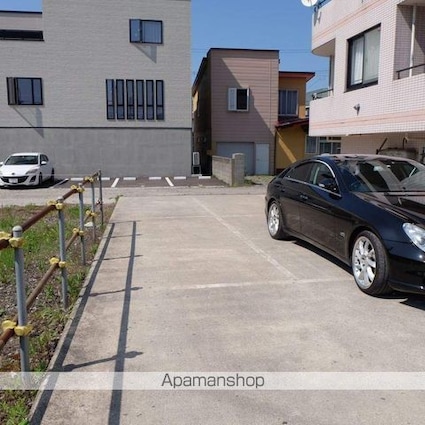 ソシアルマンションリードⅠ[2LDK/57.12m2]の駐車場