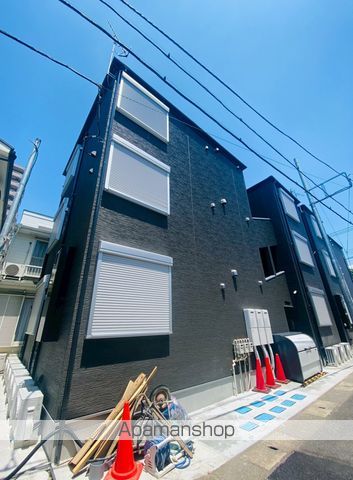 カインドネス本厚木WESTの外観写真