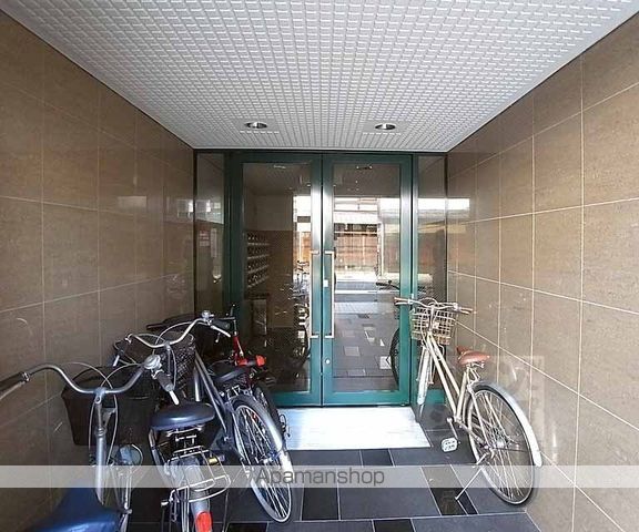 シャンポール御所南の玄関写真
