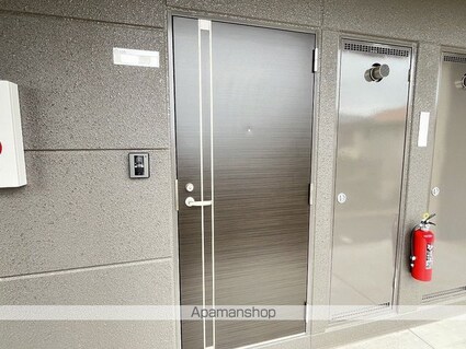 愛媛県四国中央市中曽根町[1K/30.87m2]のエントランス3