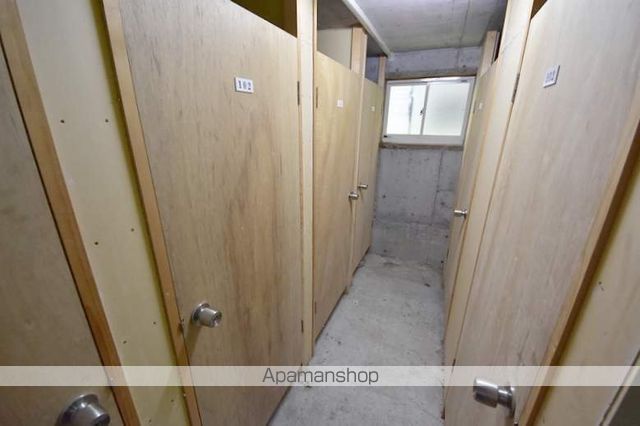 FLAT HOMEの玄関写真