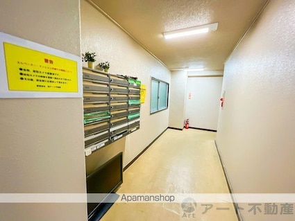 パラダイスビル[1R/18.15m2]のエントランス4