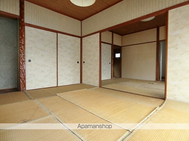 大坪貸家西側の内装写真