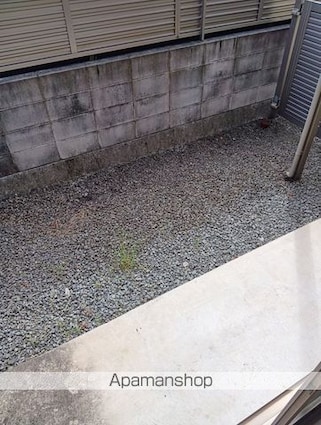 和歌山県和歌山市小雑賀[2LDK/70.52m2]の玄関