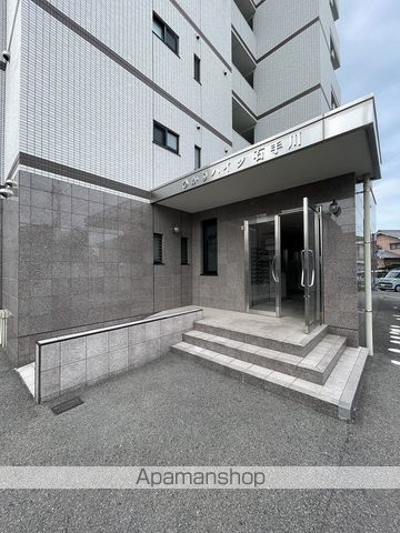 ひかりハイツ石手川の玄関写真