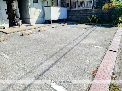 アイリスハイツ[2DK/49.8m2]の駐車場