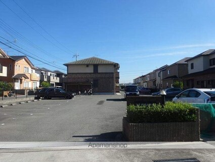 ＬＥ　ＦＩＧＡＲＯ（ラフィガロ）　Ⅰ[2LDK/53.76m2]の駐車場2