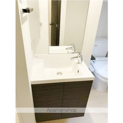 ＲＥＡＬＩＺＥ新宿[1K/25.61m2]の洗面所