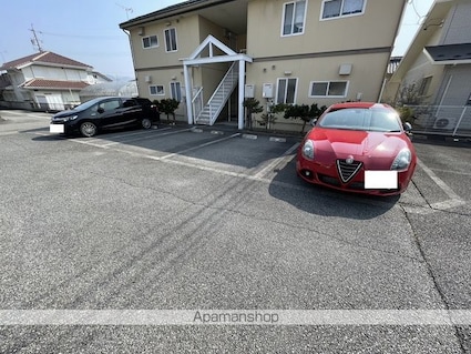 長野県長野市大字栗田[2DK/43.94m2]の駐車場