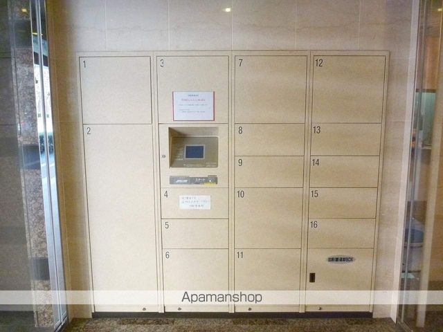 アクタス天神セントラルタワーの玄関写真
