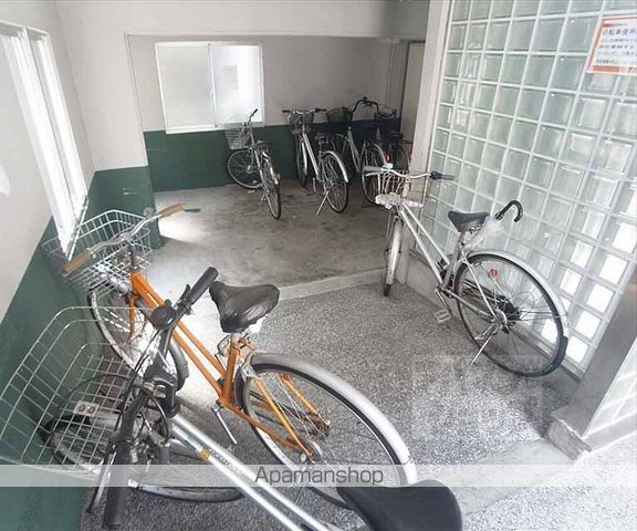 コスモ三条京阪の外観写真