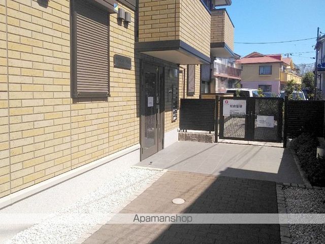 サイレントパレスの玄関写真
