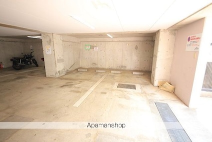 エーリフローレンスＢ[1R/19.44m2]の駐車場