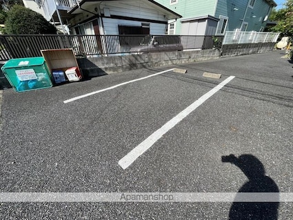 アベニュー[2DK/38.83m2]の駐車場