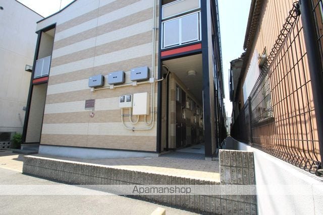 レオパレスグリーンフォレストBの玄関写真
