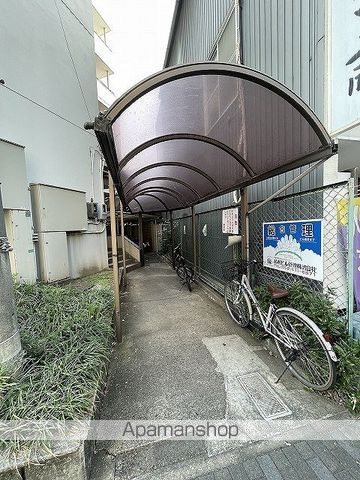 第一下林ビルの玄関写真