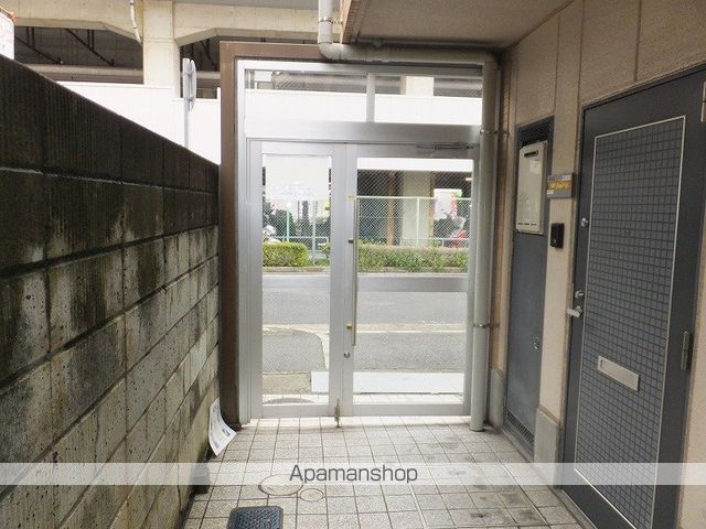 Kビルの玄関写真