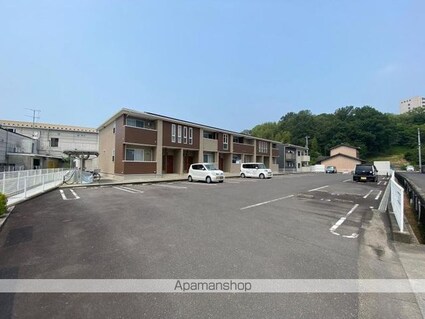 ファミーユＭ[1LDK/45.33m2]の駐車場