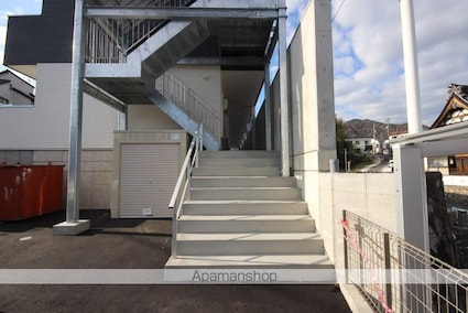 プレジャーコーポ三宅[1R/19.8m2]のエントランス