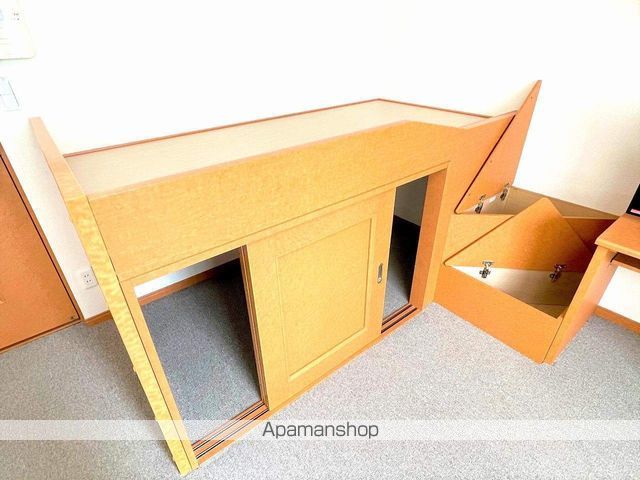 レオパレスウエストTOKUMAの内装写真