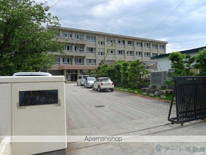ロイヤル・メゾン　Ａ棟[3LDK/73.6m2]の周辺1