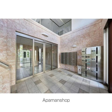 LA BRISEE四日市の玄関写真