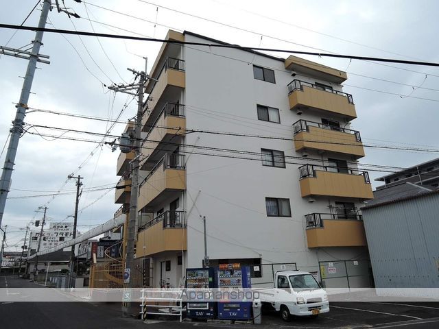 小松里マンションの外観写真