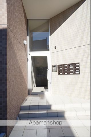 リバーサイド桜坂の玄関写真