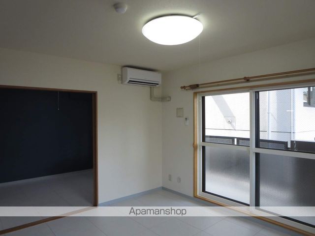 レジュイール東中通の内装写真