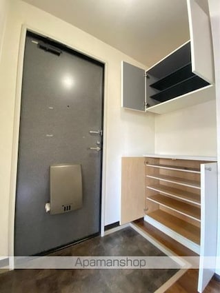 サテライトＳ１・２棟[2K/42.98m2]の玄関