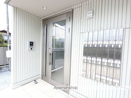Ｄーｒｏｏｍ　Ｒｉｖｉｅｒｅ[1LDK/33.39m2]のエントランス