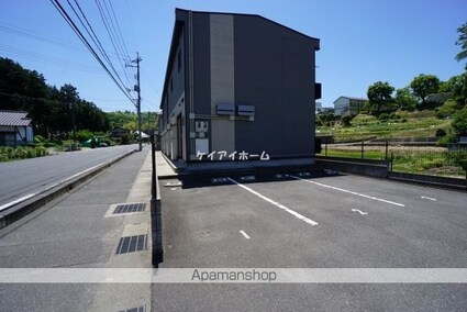 レオパレスＦＵＺＩＭＯＮ　Ａ[1K/22.18m2]の駐車場1