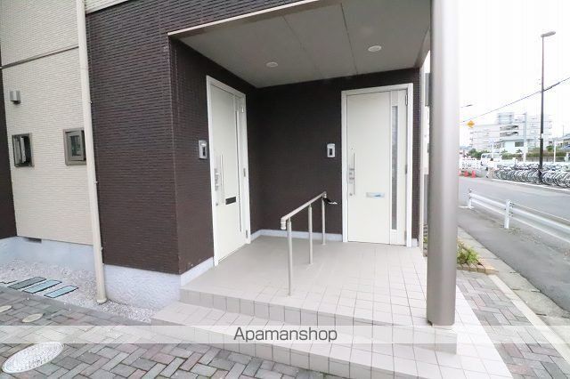ヴィラーチェOKADAの玄関写真