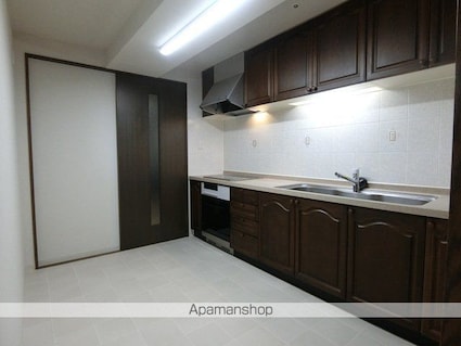 ＳｈｉｂａｕｒａＣｒｙｓｔａｌ　品川レジデンス[2LDK/100.59m2]のキッチン