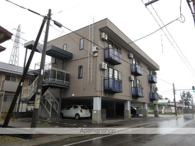 ハイツリバーサイドの外観写真
