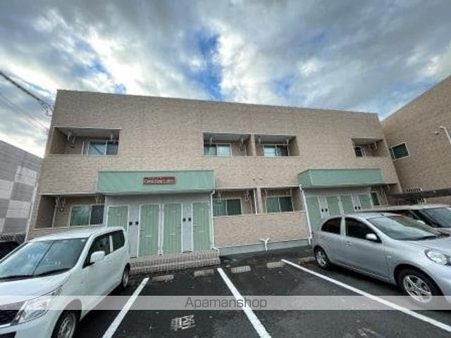 クレストコート公園前の玄関写真