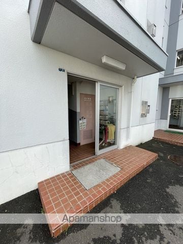 ドミ西野の玄関写真