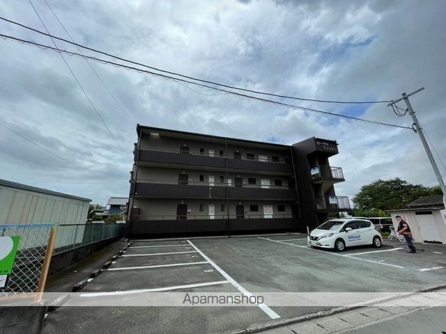 ローヤルマンションの外観写真